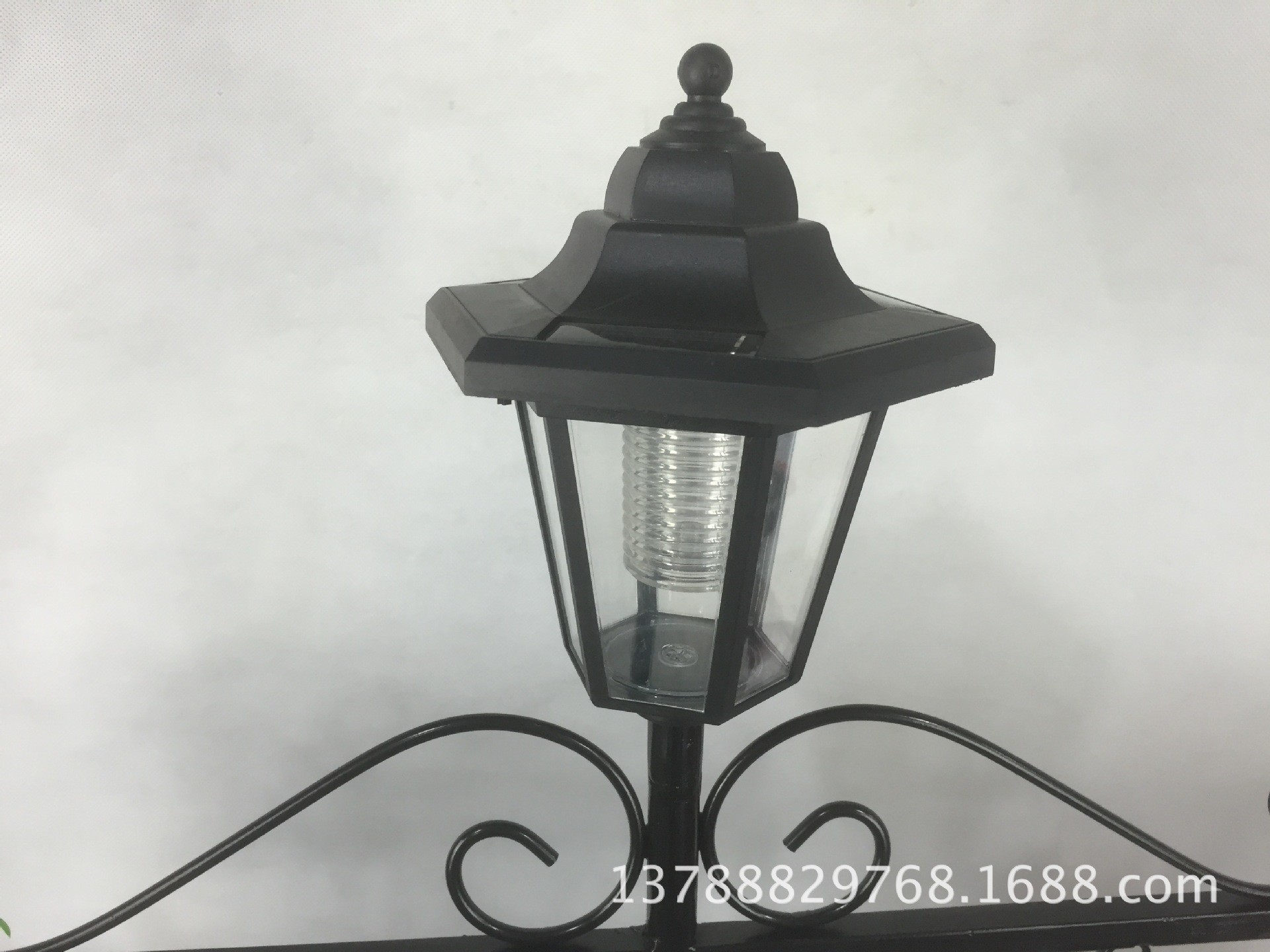 LED灯花园导向牌 太阳能铁艺工艺品节日庆典装饰创意摆件