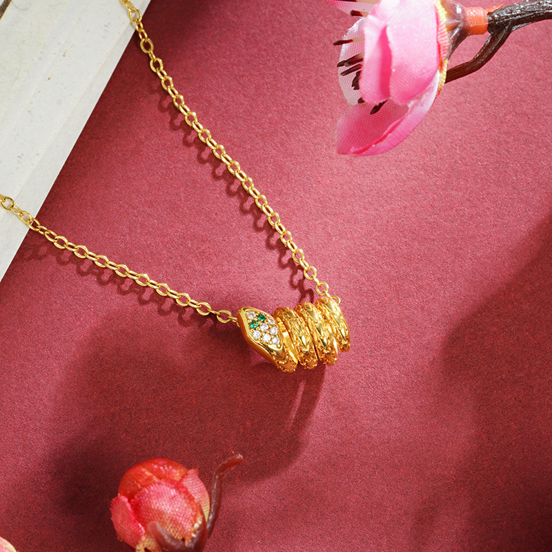 Colgante de oro de arena vietnamita Año de la serpiente simple y versátil colgante de serpiente para niños de alta calidad no se desvanecen joyerías