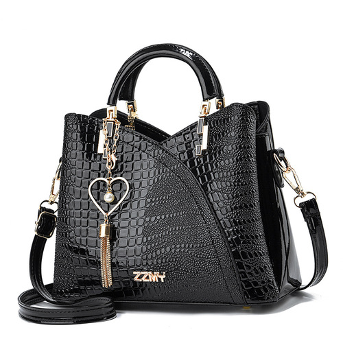Crossbody Summer Single Shoulder New Minimalist Fashion Bag for Women, Direct Shipping, Atmospheric and Large Capacity Trendy Bag