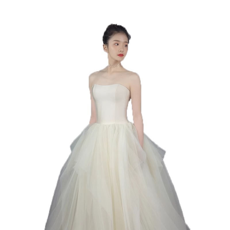 Vestido de boda de satén francés blanco de pecho de verano nuevo vestido de princesa de estilo de estilo de estilo de primavera atmósfera simple vestido de examen de arte
