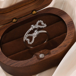 �羳�������sβ���Ʒ���l��Ȧ��ָŮС���߼��p�ݐ����_�ڽ�ָŮ