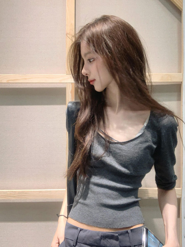 简约休闲风气质正肩修身灰色U领上衣女2025年夏季甜美减龄百搭T恤|undefined