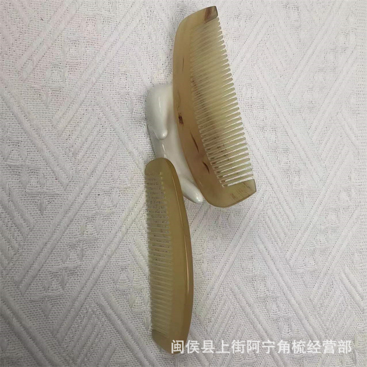 Goat Horn Comb 12cm Wide Tooth Handle Comb Portable Natural Horn Hair Care Gift Comb in use