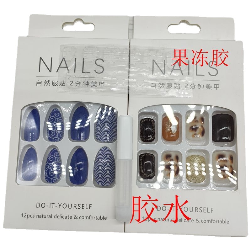 Fresh fake nails