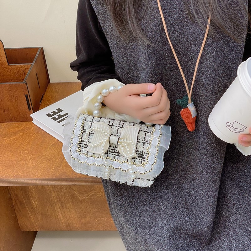 Nueva cadena bolso de mochila para niños negro y blanco tweed pequeño viento fragante bolso de hombro de niñas lindos bolsos de perlas