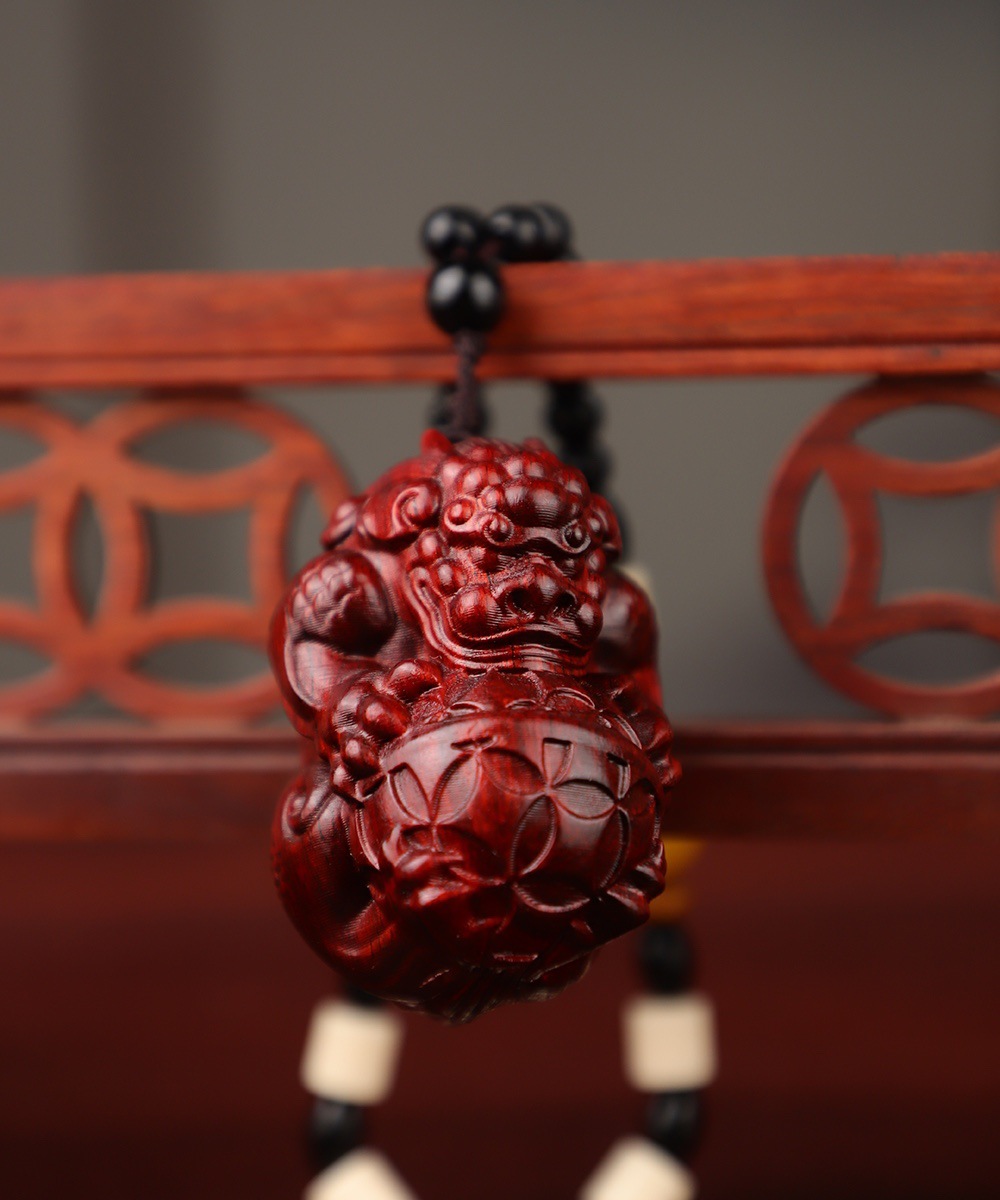 26. 공을 들고 있는 픽시우