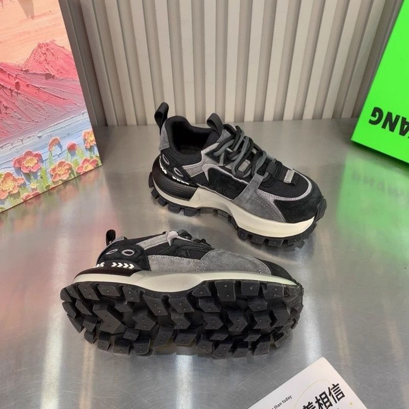 Estación europea Primavera 2025 Nuevos zapatos de aumento de color de plataforma de todo fósforo Zapatos de marea Forrest Gump Zapatos casuales de mujer Zapatos deportivos