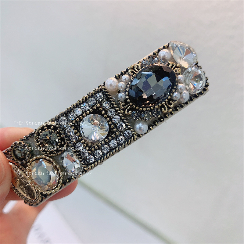 19g Weight Hair Clip Hair Accessories Type Rhinestones Inlay Material 1 Piece Quantity Holiday, Travel, Daily Occasion Metal Material Geometric Pattern Women's Gender Inlay Design Elegant, Streetwear Style Dongdaemun Czech Diamond Barrettes Retro Debutante Style BB Clip Side Bangs Internet Celebrity Hair Clip For Broken Hair Barrettes Hair Accessories For Women 6