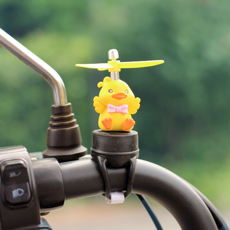 Lindo molino de viento bicicleta bicicleta eléctrica decoración de motocicleta patito decoración de coche celebridad de Internet animal de dibujos animados