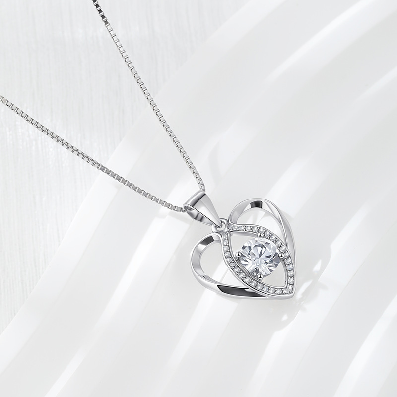 S925 collar de corazón de plata de ley colgante en forma de corazón de diamante simple femenino bloqueo europeo y americano cadena de hueso de moda salvaje al por mayor