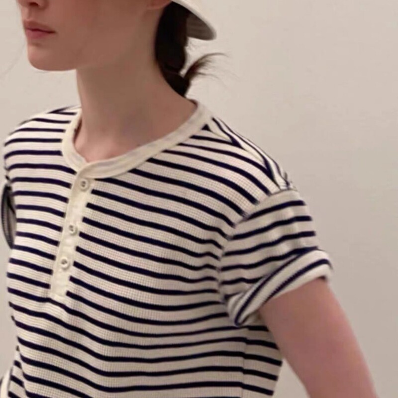 Now Korean Dongdaemun Designer No**Ing Wri**En23 Spring Stripesd Cotton Short-Sleeved Top Now Korean Dongdaemun Designer No**Ing Wri**En23 Spring Stripesd Cotton Short-Sleeved Top
