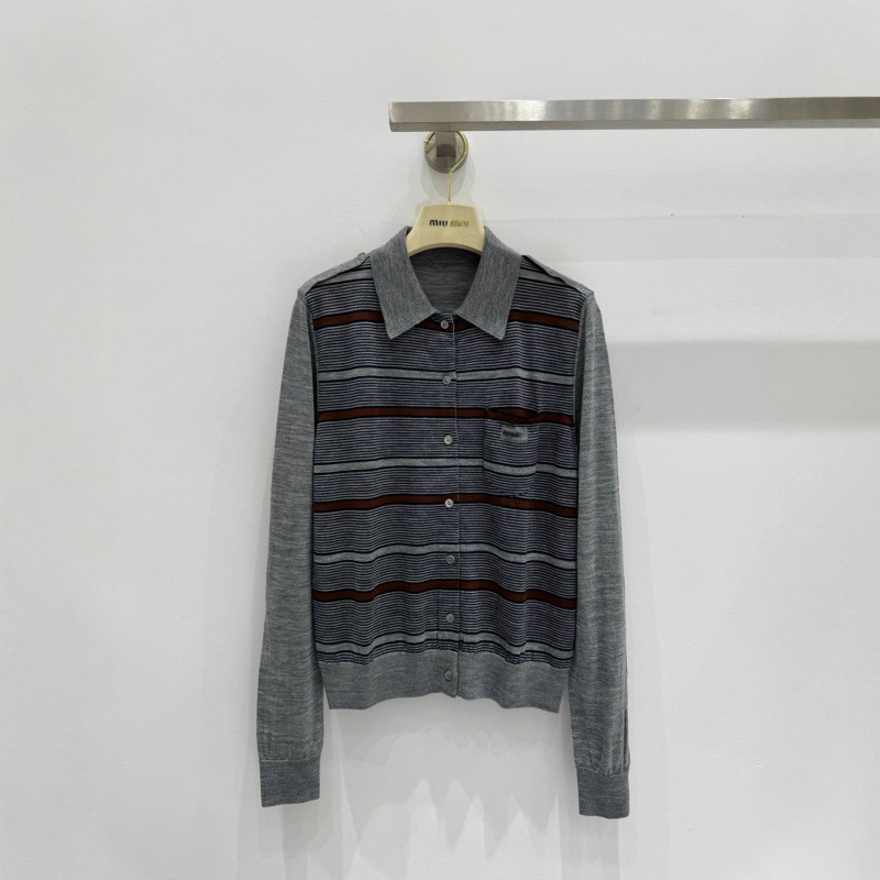 m条纹针织polo衫学院风肩部配珍珠母钮扣肩章女25早秋新品|undefined