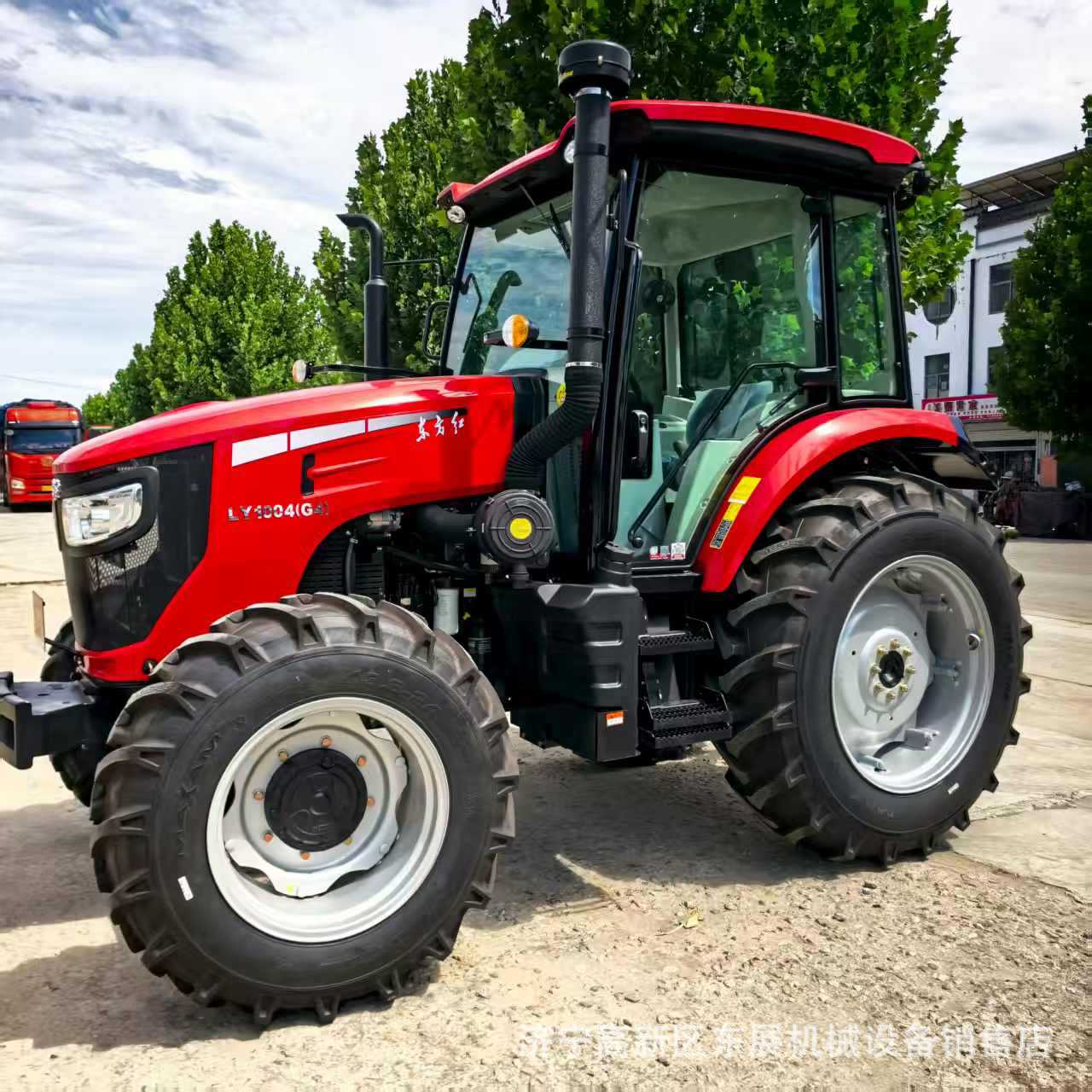 品质四轮拖拉机 旋耕犁地运输拖拉机 东方红LY1004农用四轮拖拉机