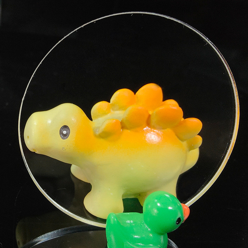 Nuevo estilo negro de dibujos animados base transparente pastel horneado adornos de coche micro paisaje de alta gama acrílico 2.5CM