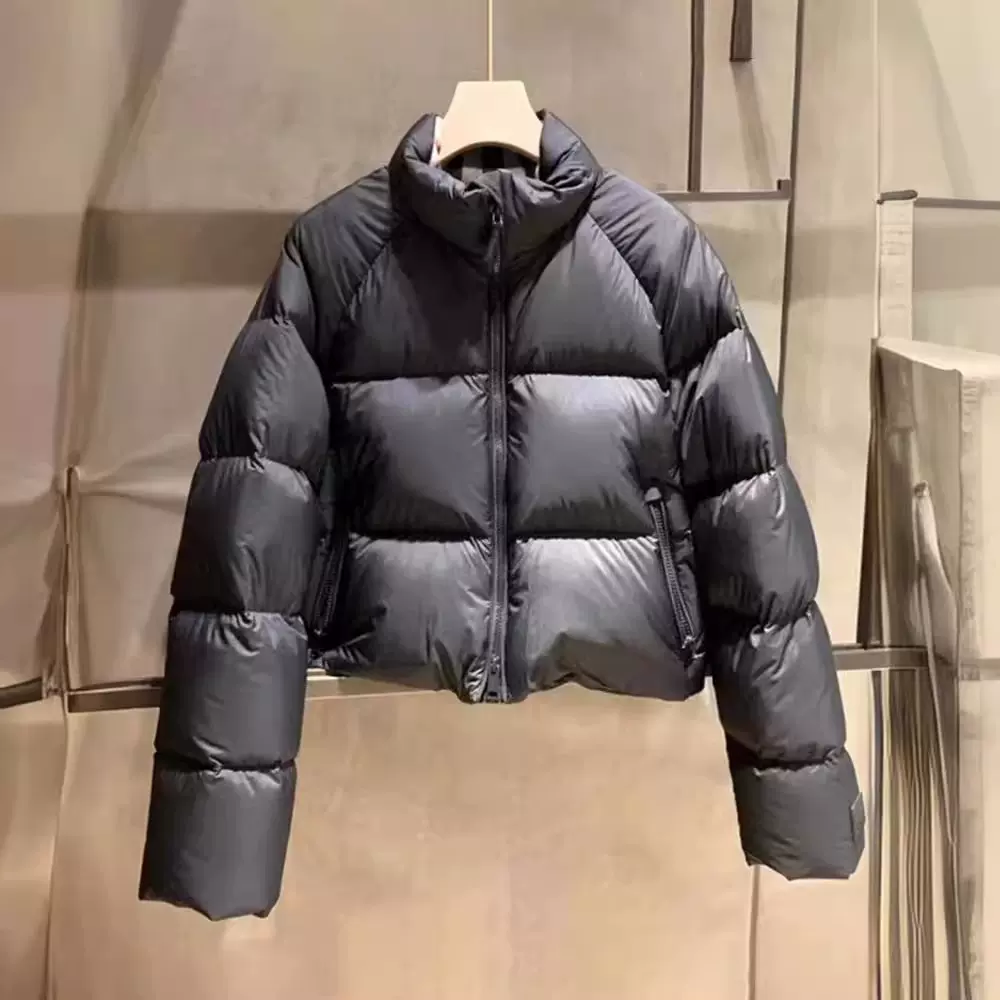法式小众设计感2024冬季新款黑色高领短款羽绒服高腰面包服女外套