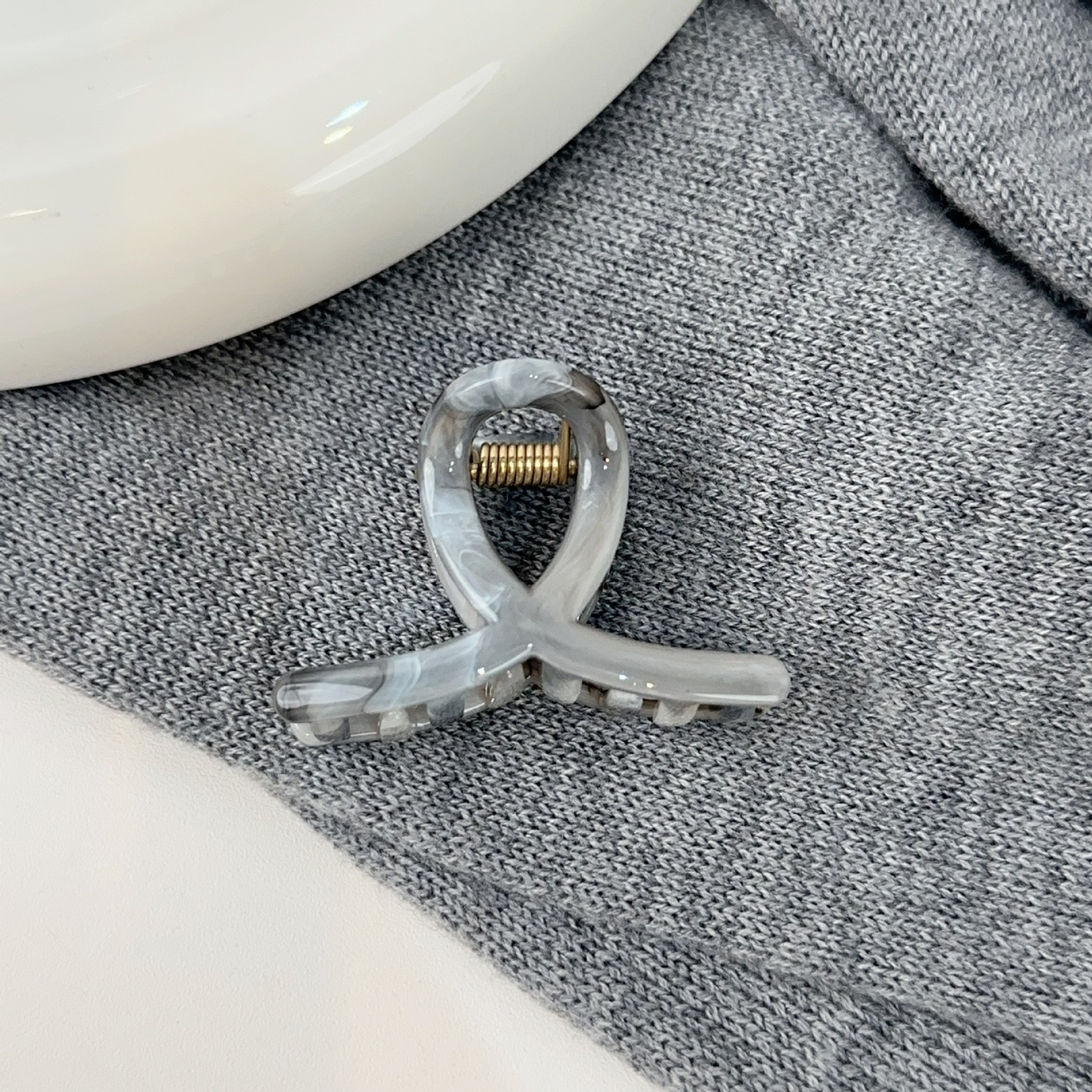 Nuovo fermaglio per capelli cinese nero grigio di piccole dimensioni, semplice, versatile, con frangia laterale, pratico accessorio per capelli_voghion.com