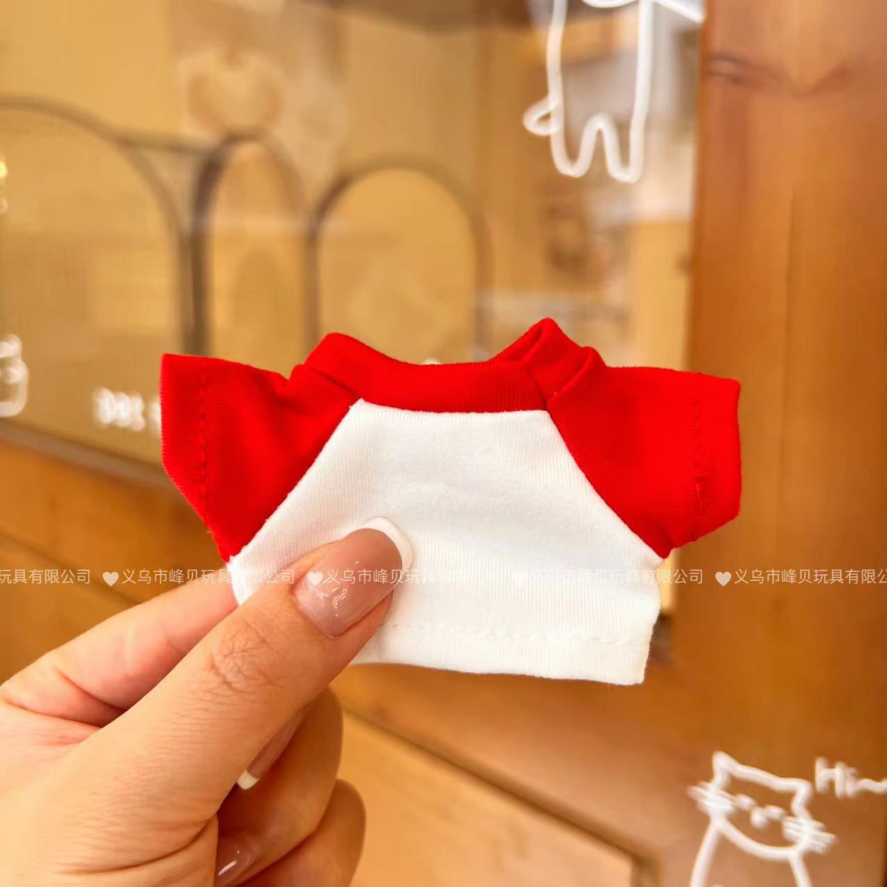 Red and white contrast T