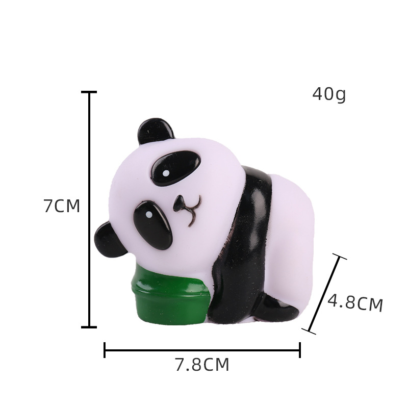 눈길을 사로잡는 비뚤어진 머리, 푸바오