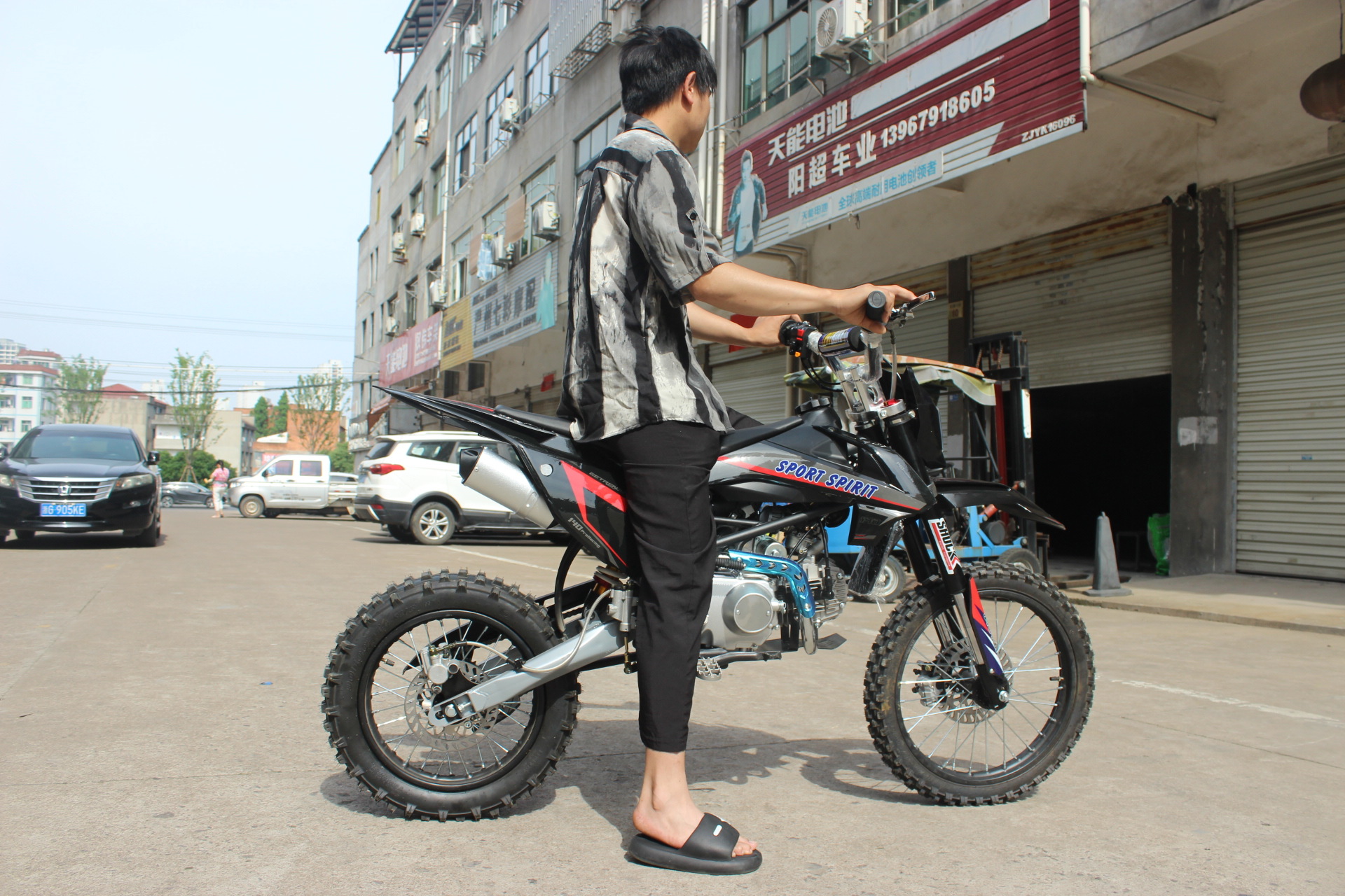 Brand New Off-Road Motorcycle, Mountain Dirt Bike with Reinforced Frame, Professional Motorcycle, 125Cc All-Terrain Motorcycle