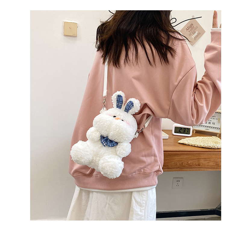 Internet Celebrity Cute Small Bag Womens Bag 2021 New Fashion Autumn and Winter Plush Cartoon Little Bear Pattern Bag Lovely Girl One Shoulder Messenger Bagpicture9