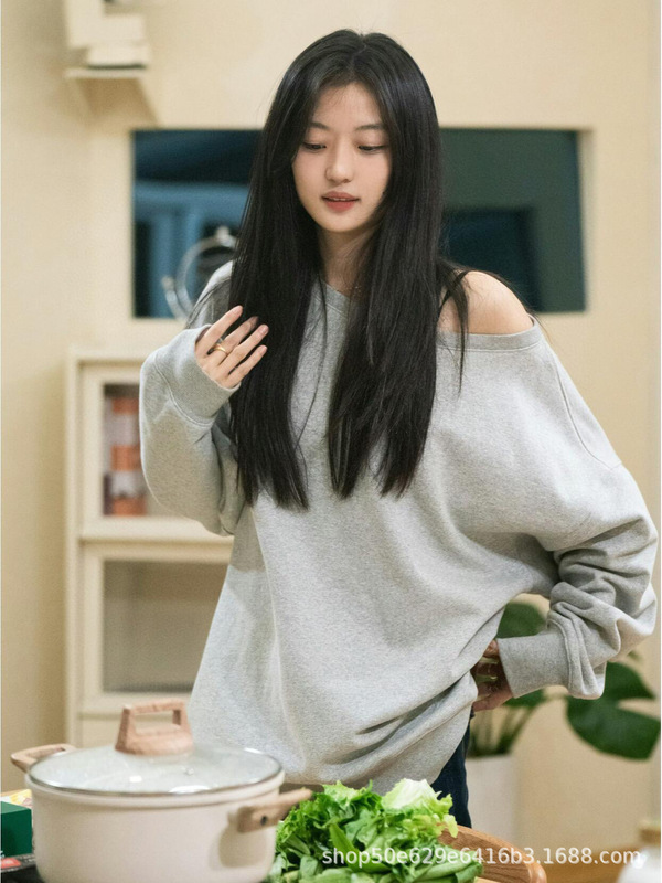 现货 易梦玲同款灰色斜肩长袖卫衣女秋季慵懒风宽松显瘦套头上衣|undefined