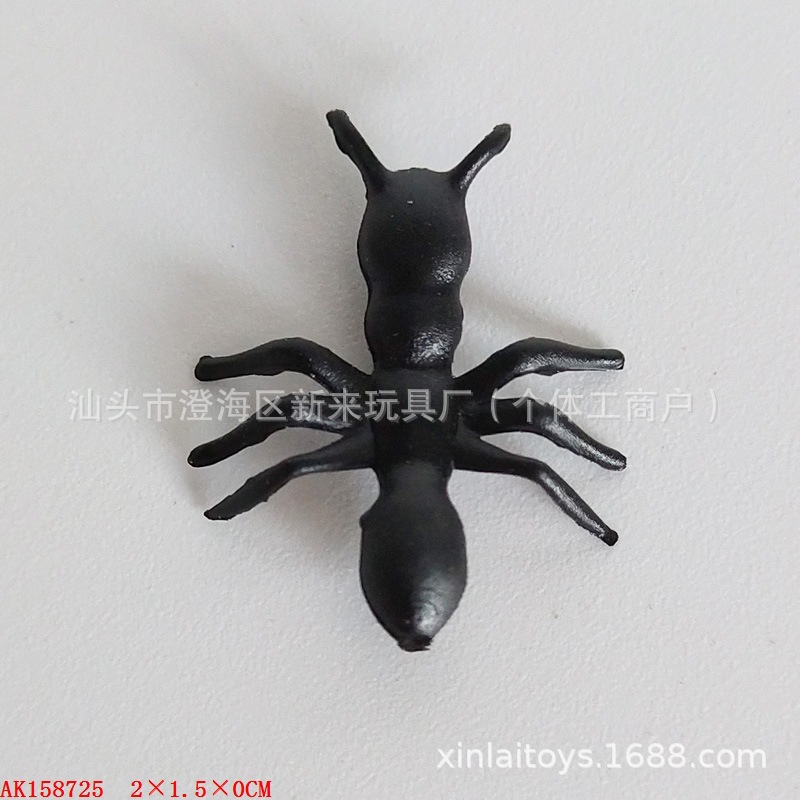 검은 작은 개미 장난감 2*1.5CM