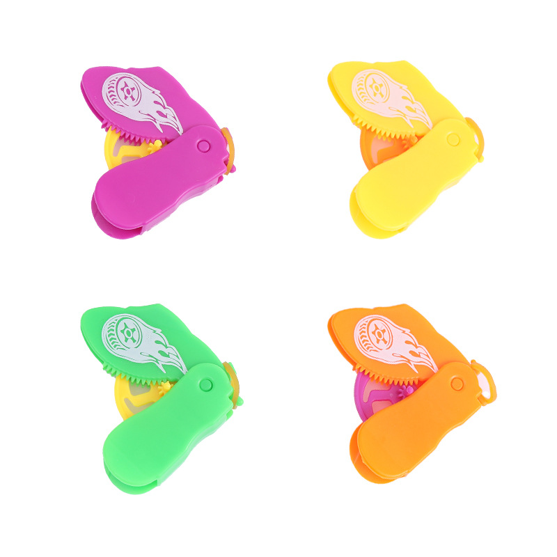 Mini giratoria pequeña gira de plástico transfronterizo lanzamiento pequeño giroscopio de mesa juguetes de combate juguetes de reducción de presión para niños
