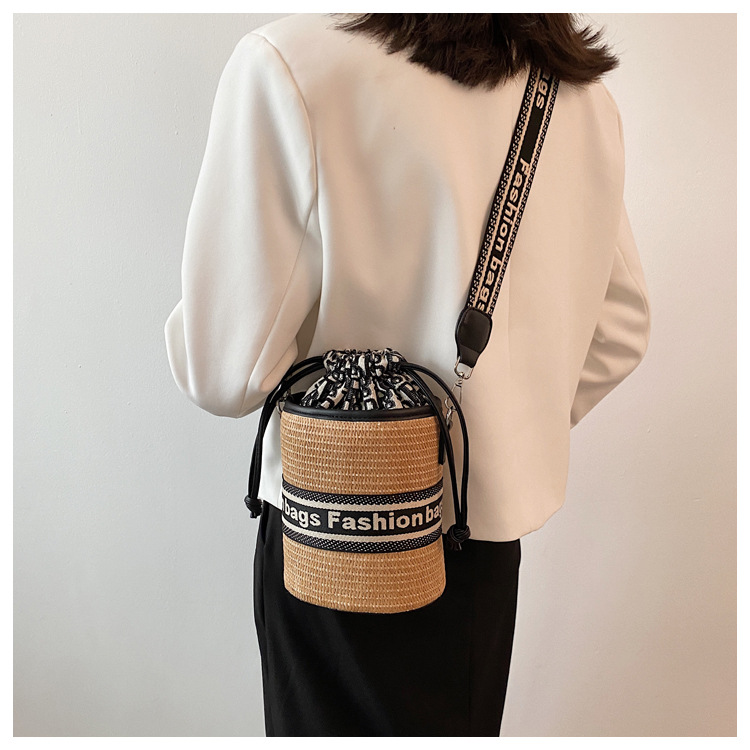 Wholesale Accessories Straw Woven Embroidery Letters Bucket Bag Nihaojewelry display picture 15