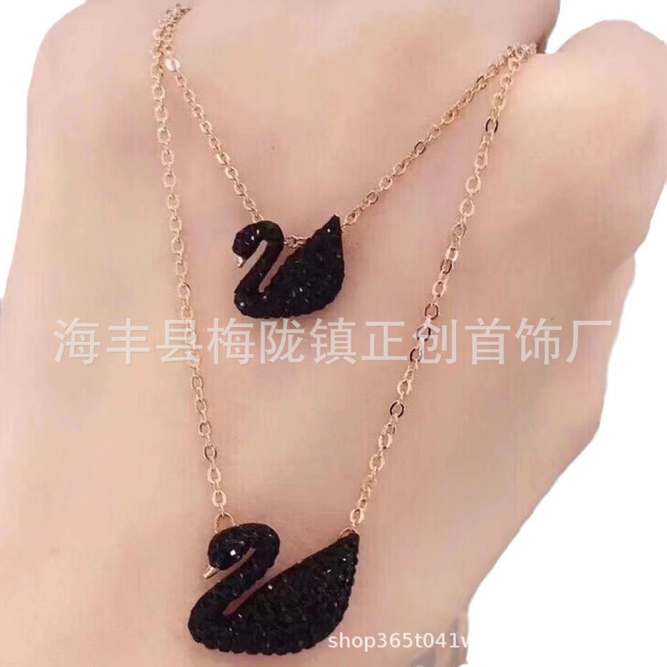 Shijia 1:1 versión alta degradado collar de cisne negro mujer usando cristal Shiqi inteligente cadena de clavícula de cisne