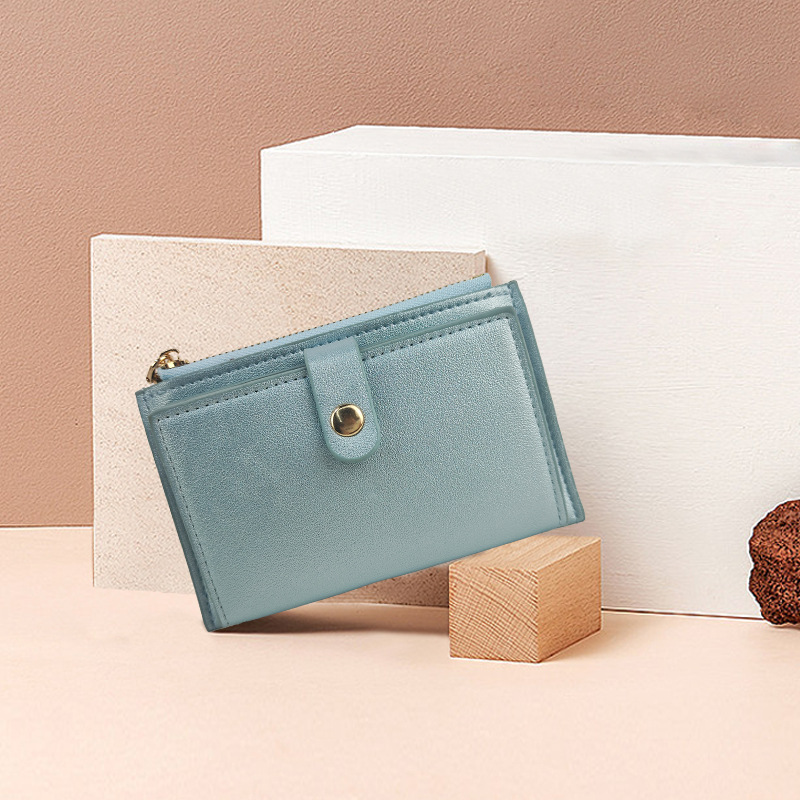 Fashionable universal short wallet