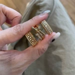 叠戴推荐！中古金色超闪排钻戒指女小众老钱风高级质感食指戒指环