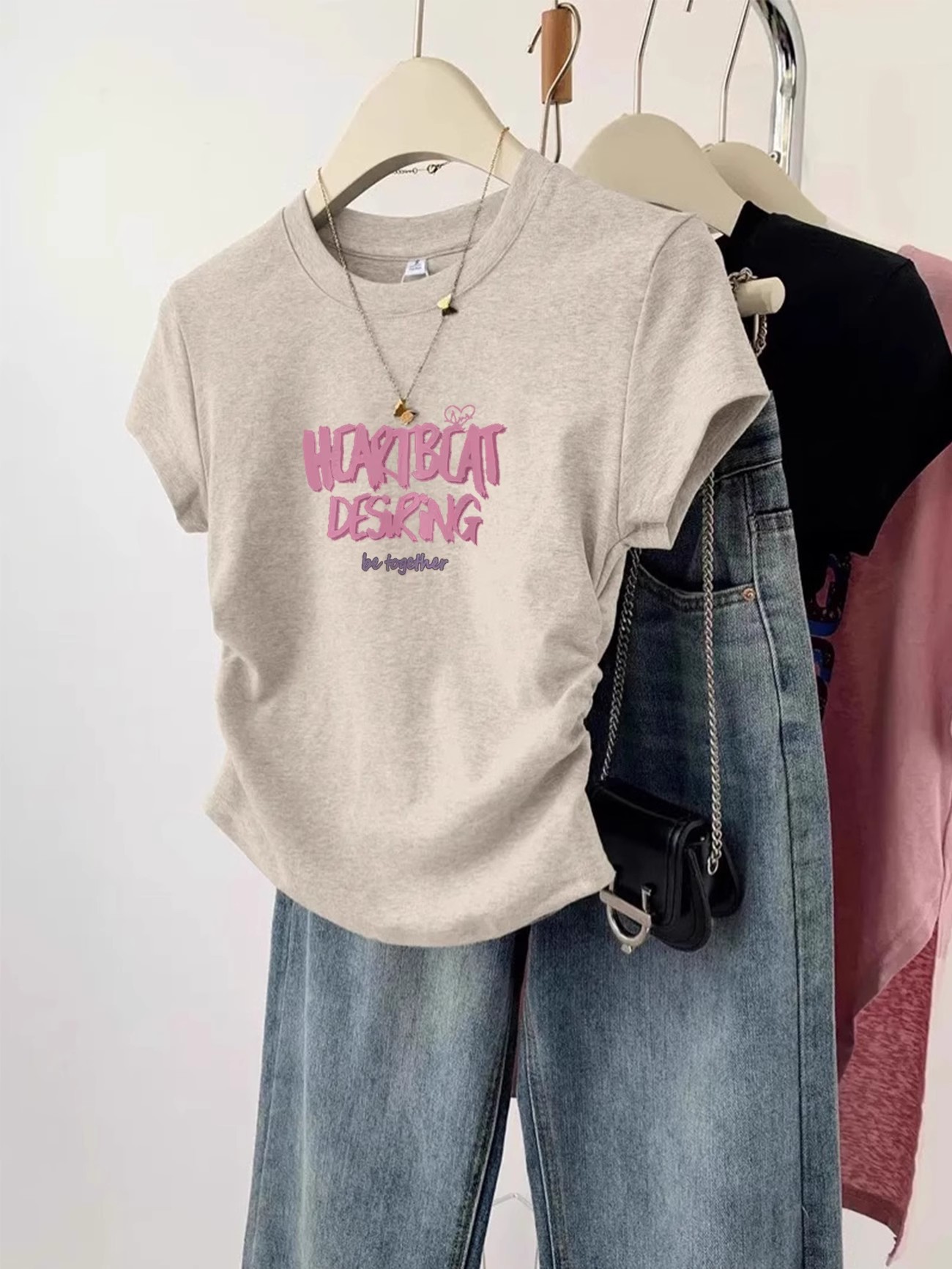 플로럴 그레이(분홍색과 보라색 글자)