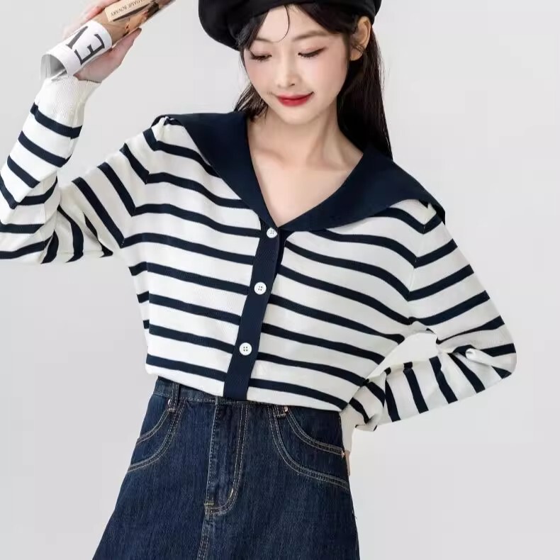 Blue Stripesd Long-Sleeved Knitted Cardigan for Women Spring and Autum 2025 Autum New Navy Collar Loose Jacket Short Top