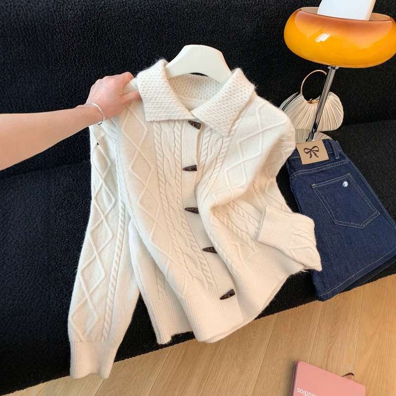 Women's loose-fitting Korean-style new autumn and winter thick and cozy cardigan with horn buttons and cable knit, suitable for outerwear
