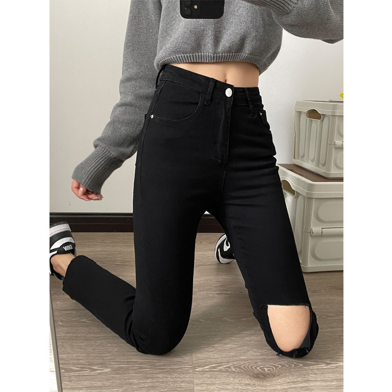 Summer New Style Ripped Knee Frayed Hem Women's Cropped Jeans Korean Version Slim Fit Stretch Straight Pants Summer New Style Ripped Knee Frayed Hem Women's Cropped Jeans Korean Version Slim Fit Stretch Straight Pants