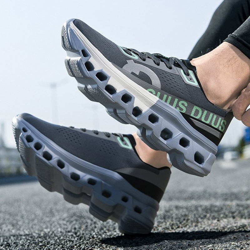 Cross-Border Foreign Trade New Spring and Summer Fly-Knit Shoes, Mesh Breathable Shock-Absorbing Marathon Running Shoes, Men's Sports Shoes