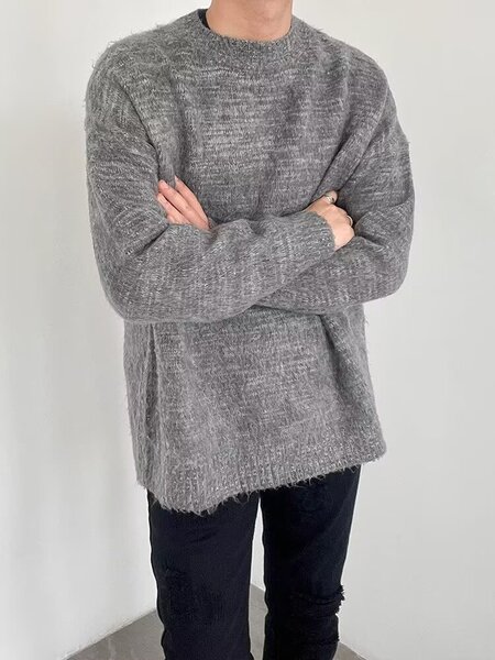 Men's casual knitted atmospheric sweater with a round collar