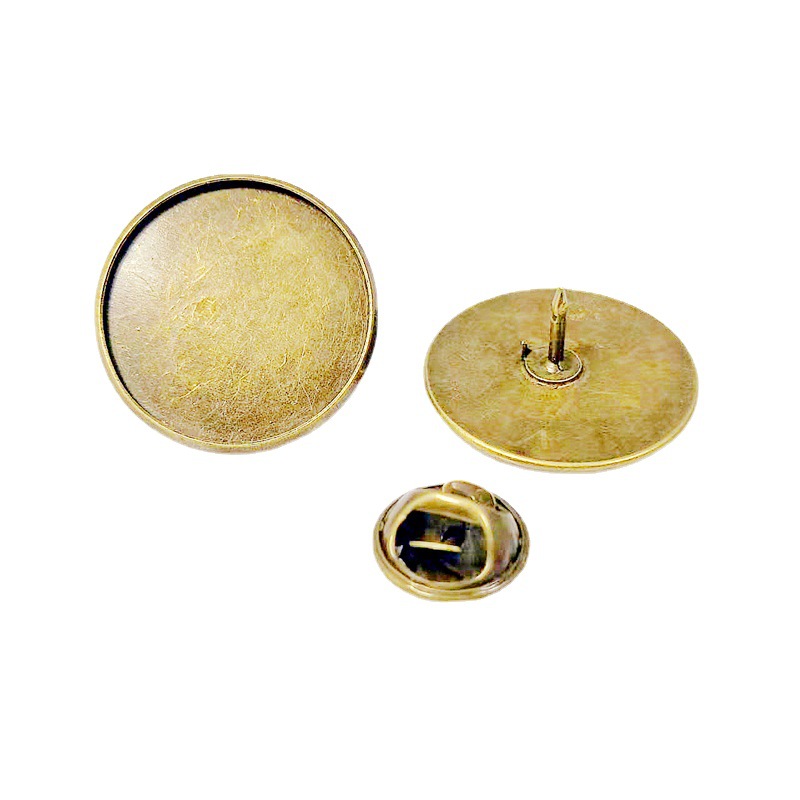retro brooch