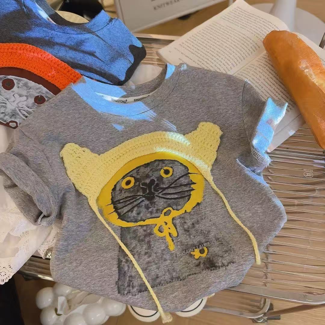 Camiseta infantil de algodón de punto con sombrero parche tridimensional para niños y niñas más ropa infantil para adultos y adolescentes