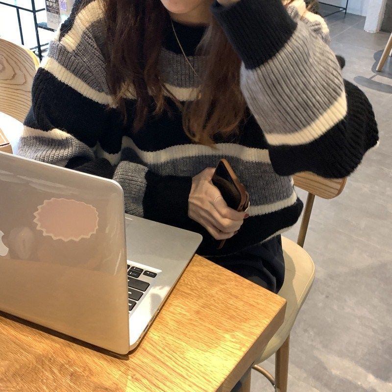 Korean loose contrasting striped pullover for women, 2023 autumn and winter new collection, lazy style, worn outside,_voghion.com
