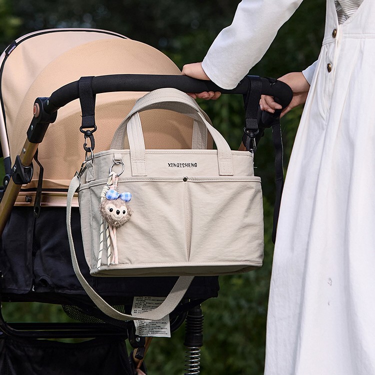 Korean-style simple outing mommy bag for storing bottles and diapers, portable crossbody mother bag with large capacity for mother and baby Korean-style simple outing mommy bag for storing bottles and diapers, portable crossbody mother bag with large capacity for mother and baby