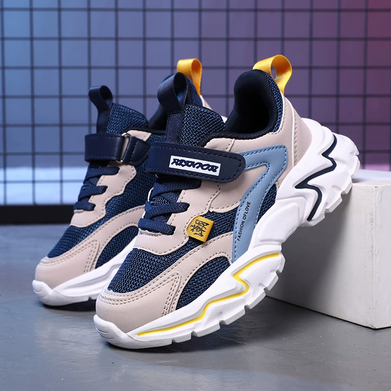 Детская спортивная обувь среднего и большого размера, легкая детская обувь для начальной школы, новинка 2024, весенняя дышащая обувь для бега с сеткой на мягкой подошве для мальчиков