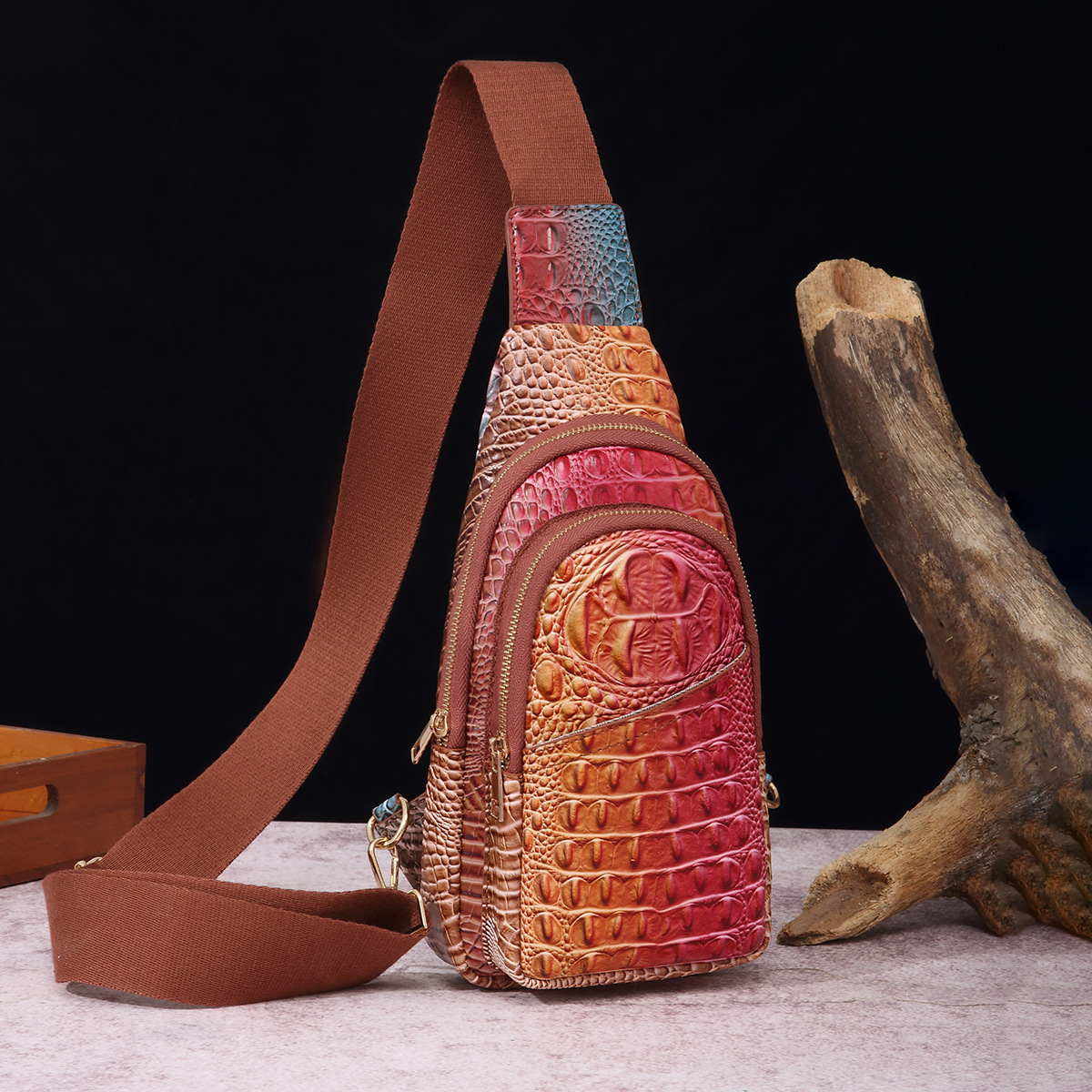 Retro Women's Chest Bag With Crocodile Pattern And Wide Strap_voghion.com