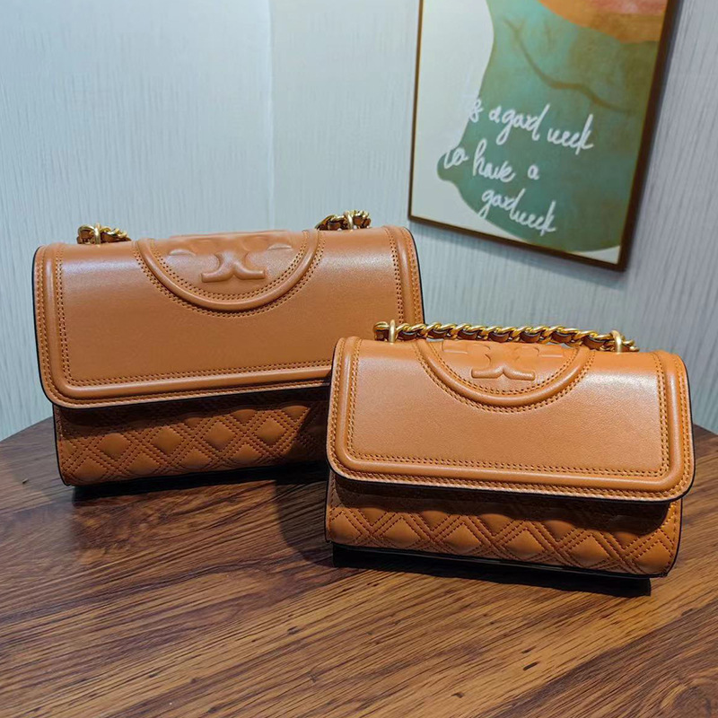 755 스몰 양가죽 클래식 카라멜 컬러