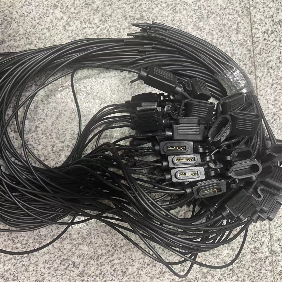 XHX001厂家现货批发中16号圆红头黑线25CM+85CM保险丝盒防水座