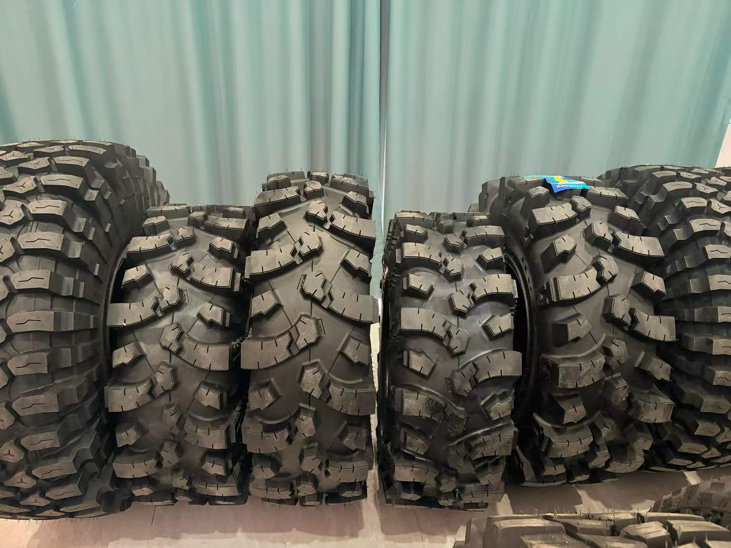 Off-road LT37/38.5/40/12.50/13.5-16r17 rock climbing tire 38.5X12.5-17LT mud terrain r