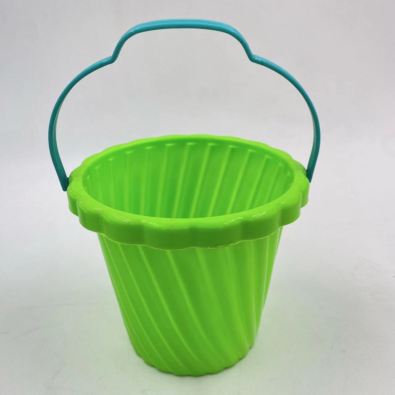 Playa de los niños de verano cubo de plástico cubo de un solo cubo de arena jugando juguetes de agua playa venta caliente arena cavar y atrapar el color del mar