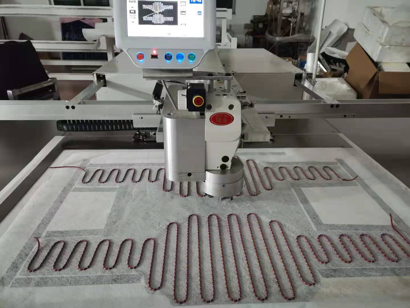 Fabricante de costura de marca de caballo manta eléctrica aleta de calor tubo de calor pegado chal computadora patrón máquina de enrollar máquina de coser carro de aguja