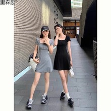 法式复古方领连衣裙女2024夏小个子收腰甜辣字裙纯欲显瘦小裙子励