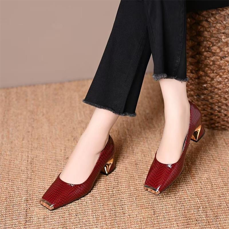 estilo británico de cabeza cuadrada de boca superficial zapatos de mujer primavera y otoño estilo francés tacones gruesos variados zapatos de cuero cómodos de talón medio